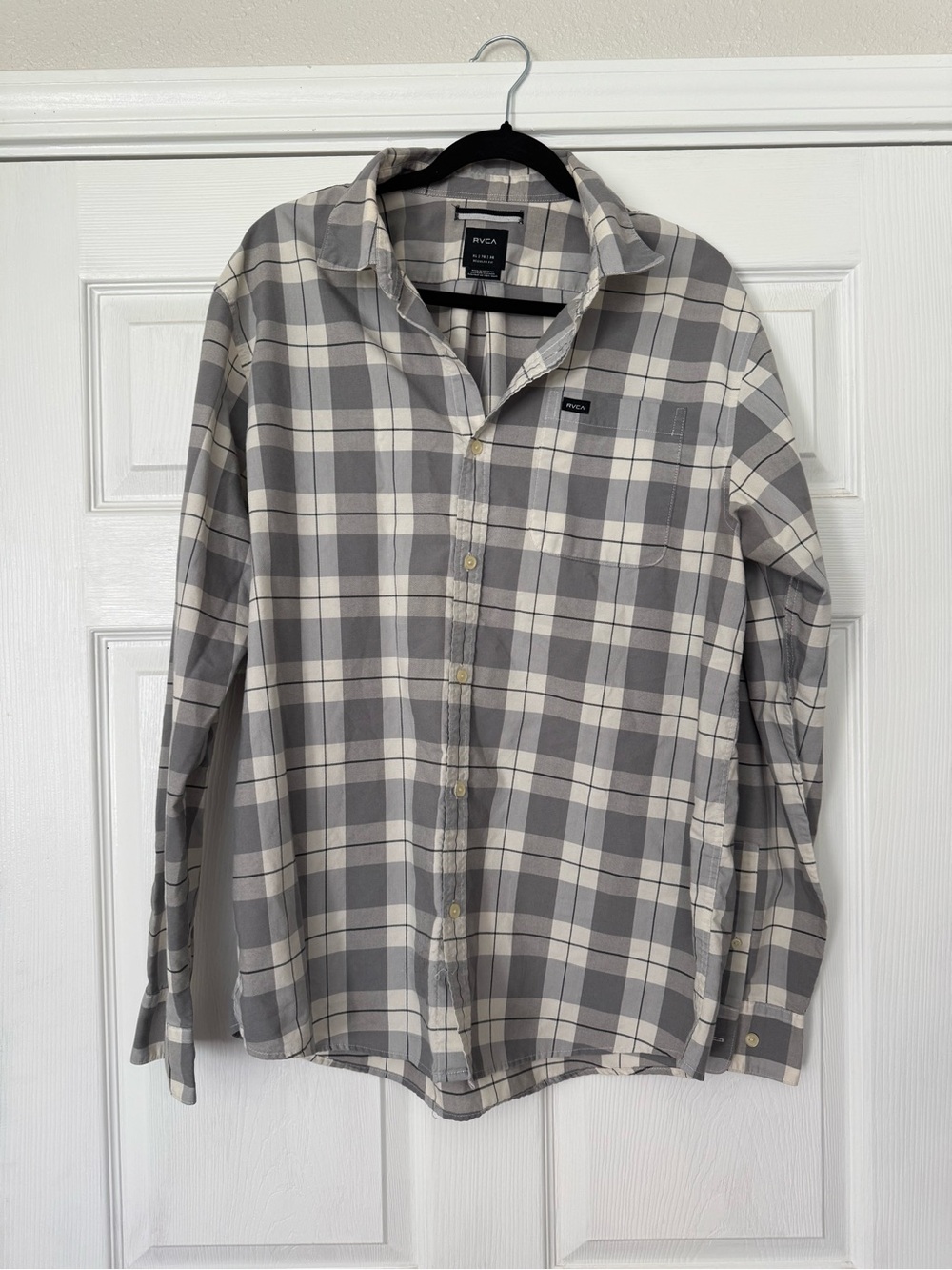 RVCA Men's Gray and Cream Plaid Button-Down Shirt